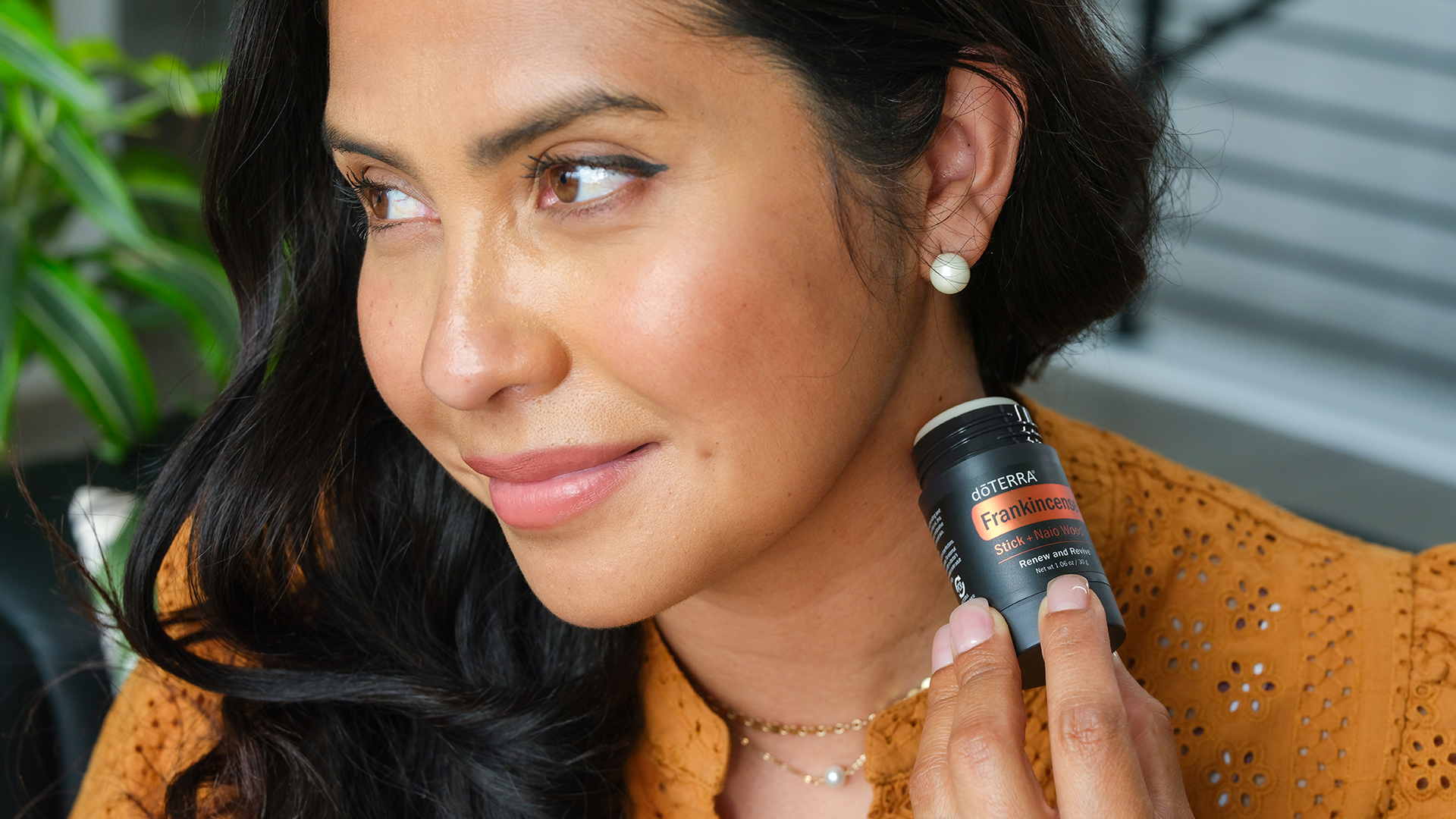 doTERRA Frankincense Stick + Naio Wood